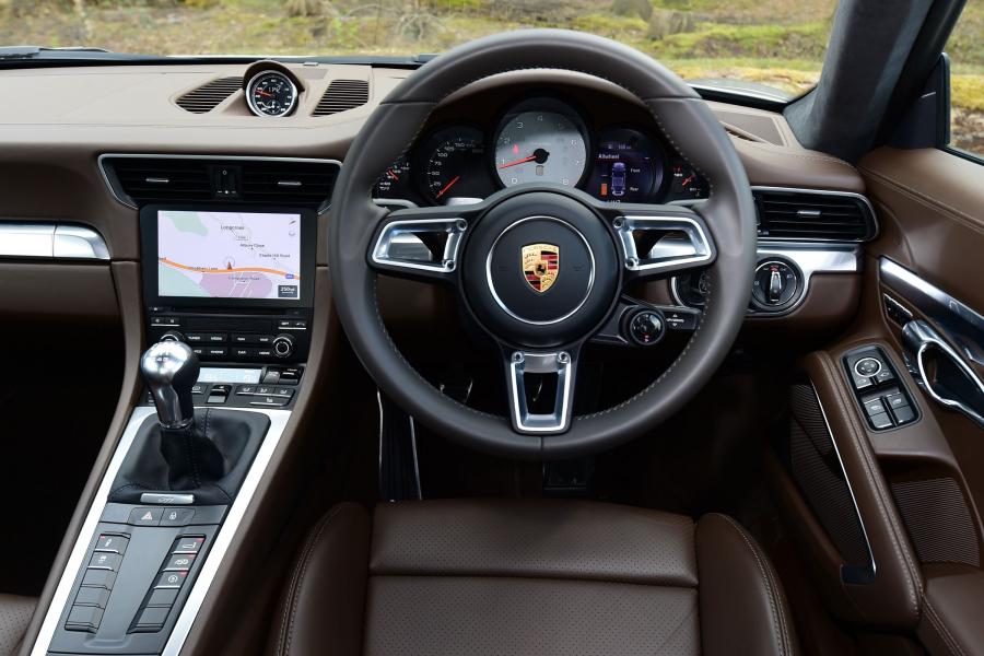  Porsche 911 Carrera 4S Coupe 2016 года  (UK) (фото 21 из 27)